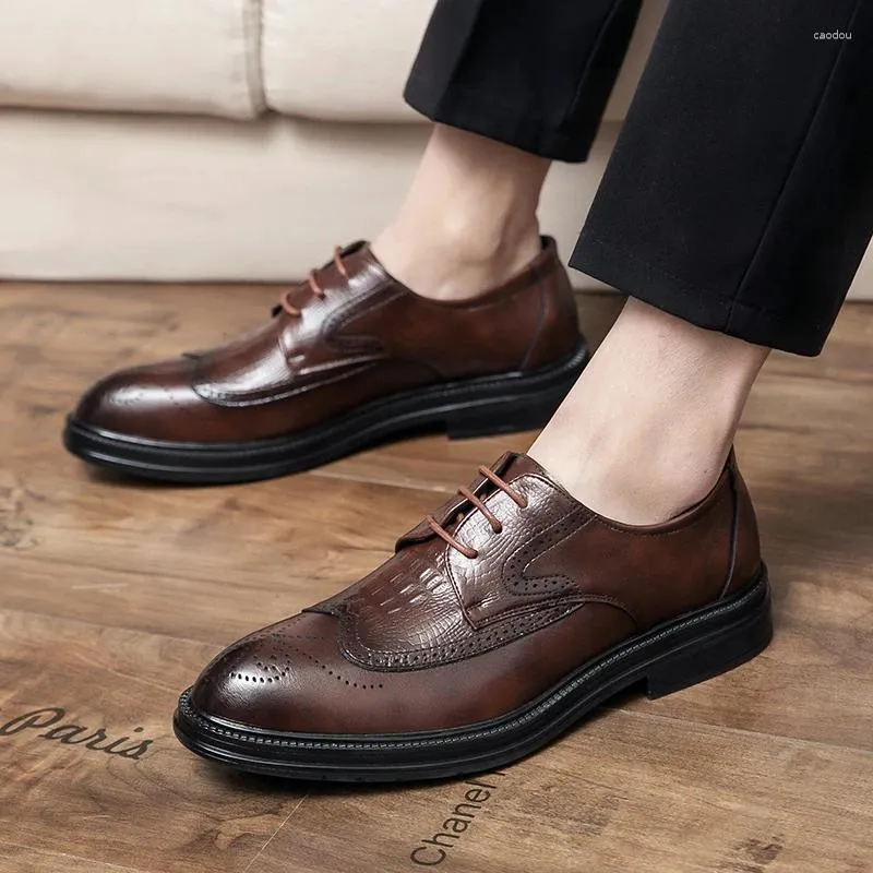 캐주얼 신발 악어 패턴 공식 클래식 남성 드레스 이탈리아 옥스포드 신발 우아한 브로그 사업
