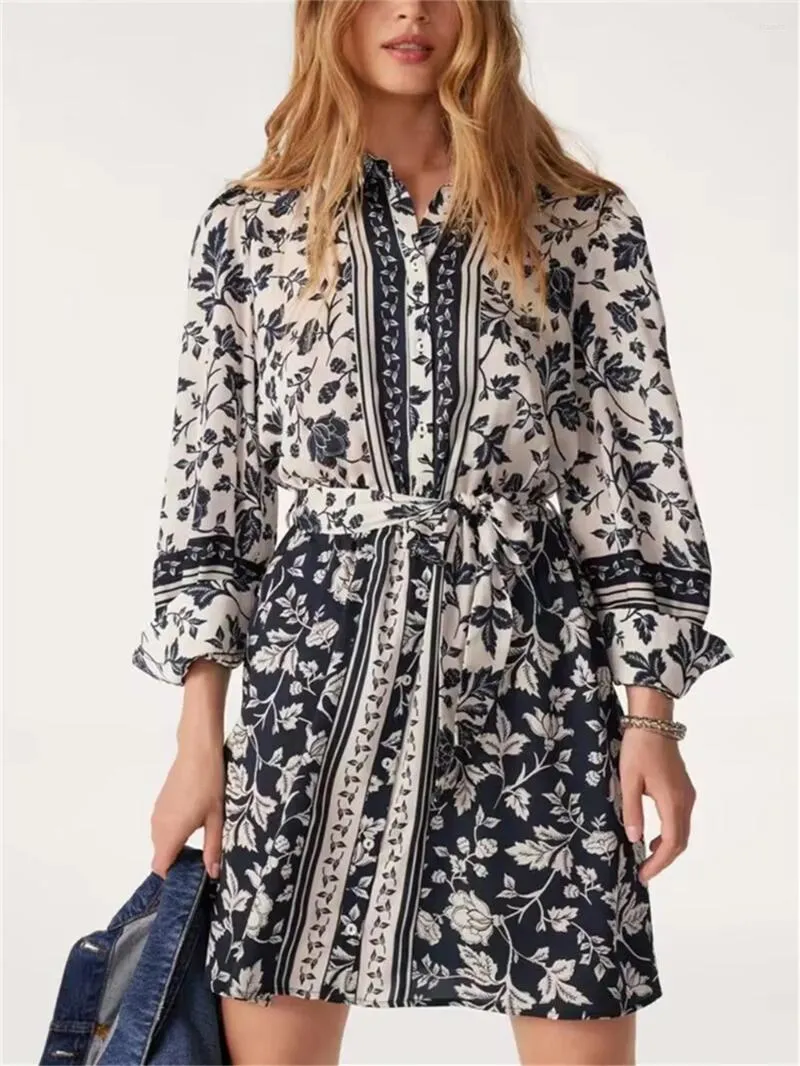 Elegant Flowers Lace Up Patchwork Turndown Collar Long Sleeve Two Pieces Elegant Flowers Lace Up Patchwork Turndown Collar Long Sleeve Two Pieces