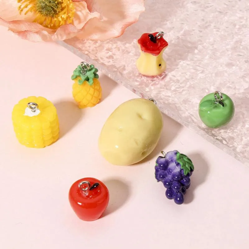 Takılar 10 PCS 3D Reçine Meyvesi Çok Molor Mısır Elma Patates Patates Üzüm DIY Küpe Kolye Takı Yapma Bulguları