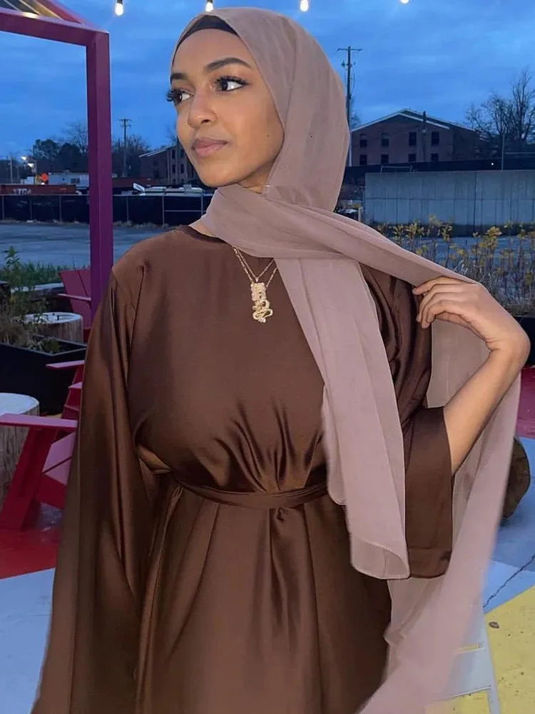 Muslim Women's One-Piece Amira Hijab / Turban - Black Polyester (One Size)