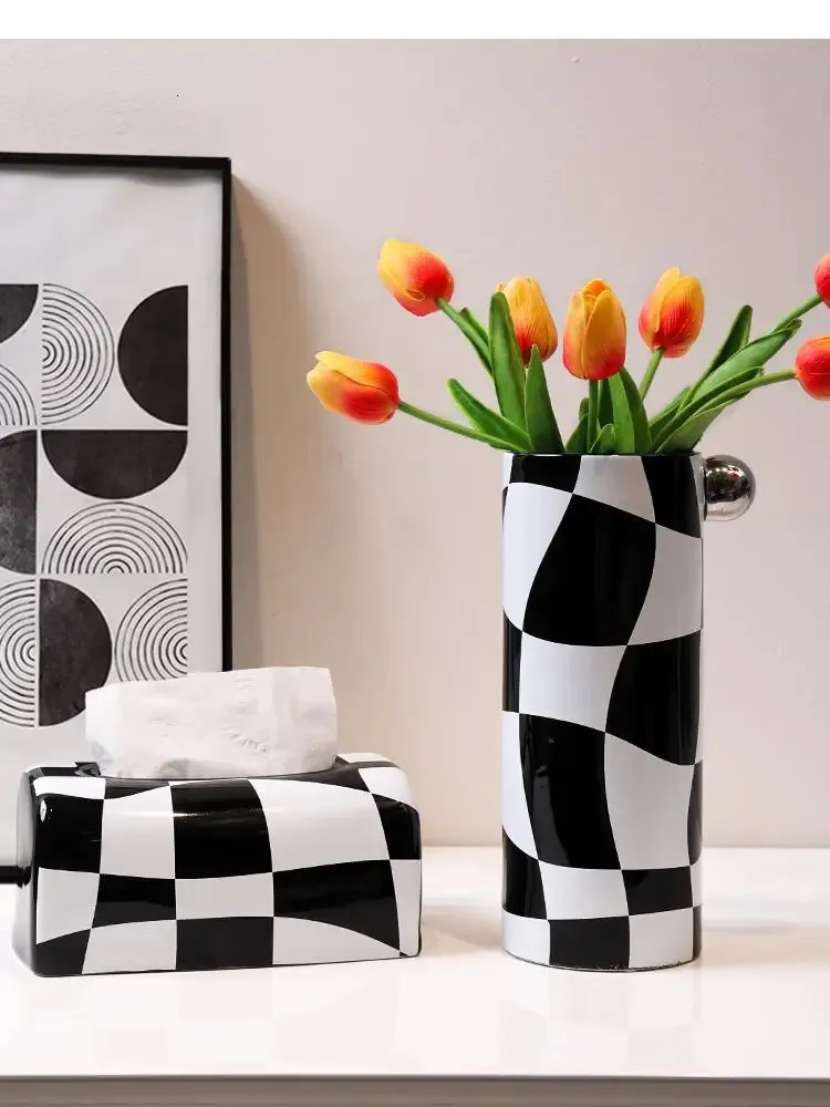 Lichte luxe zwart -witte geometrie geruite keramische vaasweefselbox papier eettafel Decoratie Noordse Home 240430