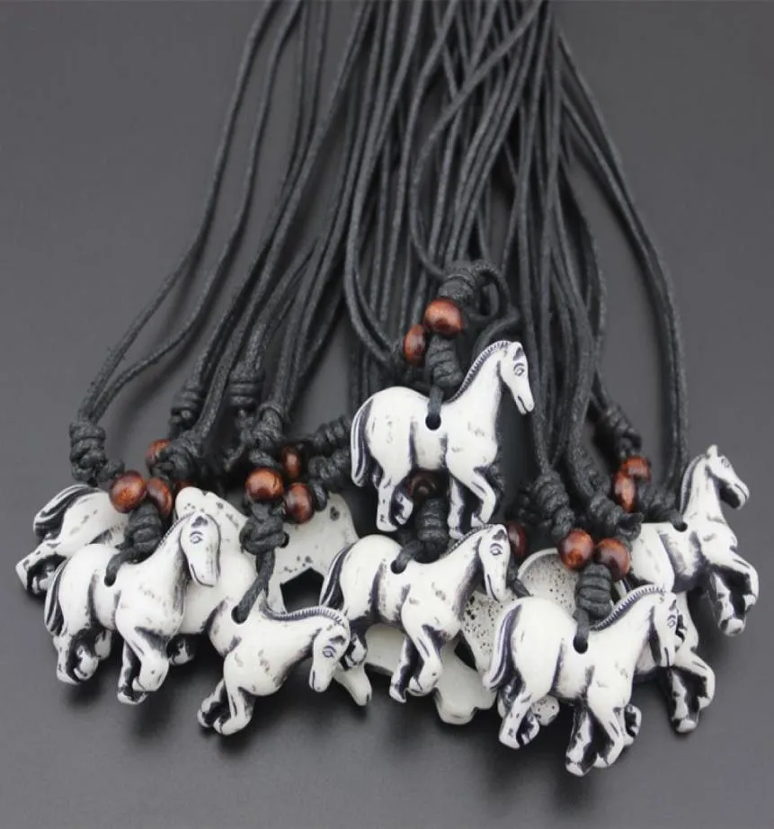 Mode -sieraden hele 12pcslot stam stijl imitatie bot gesneden dierenriem wit paarden hanger ketting amuletten drop mn8982447