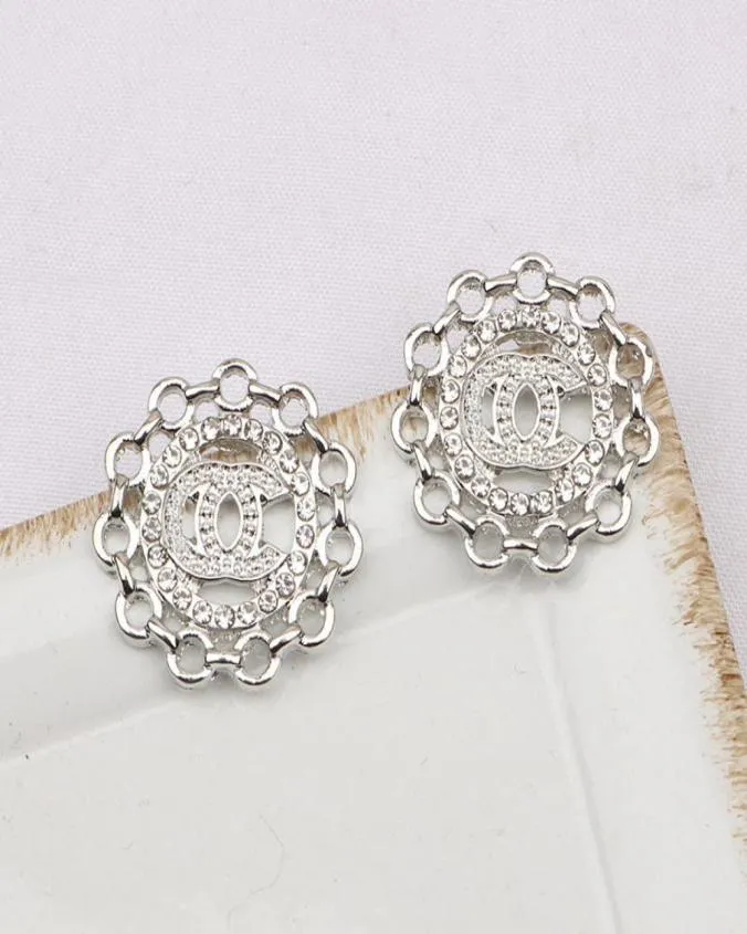 18K GOUD GOLD LUXury Brand Designers Letters Stud Clip Chain Geometric beroemde vrouwen Vintage Crystal Rhinestone Pearl Earring WED3580877