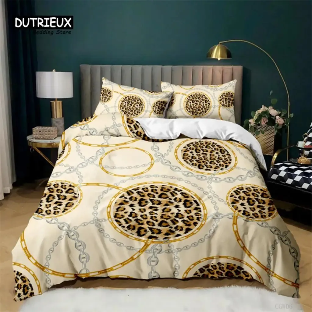 Ensemble de literie imprimée léopard de luxe King Queen Size Microfibre Géométrique Stripe 3D Couvrette avec taies d'oreiller décoration de chambre à coucher 240420