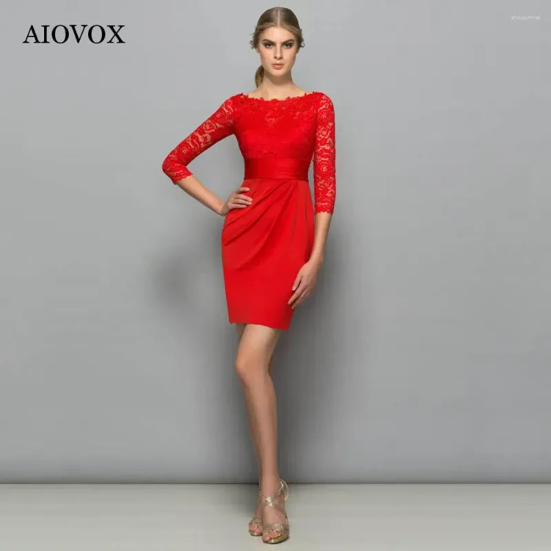 Robes de fête Aiovox Elegant Lace tache rouge Prom Short Simple Three Quarter Sheat Sheat Back Backless Vestido de Gala