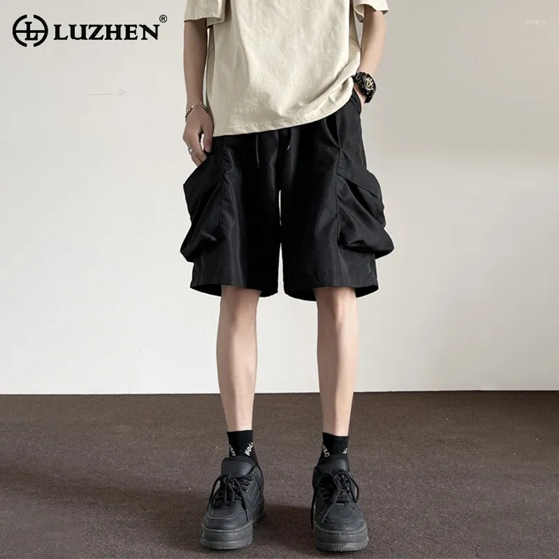 Shorts masculins Luzhen POCHESTS POCKETS PATCHWORS DESIGN TRENDY BARGO PANTAL À CINQ PANTS COULEUR COULEUR 2024 SUMME LZ2979