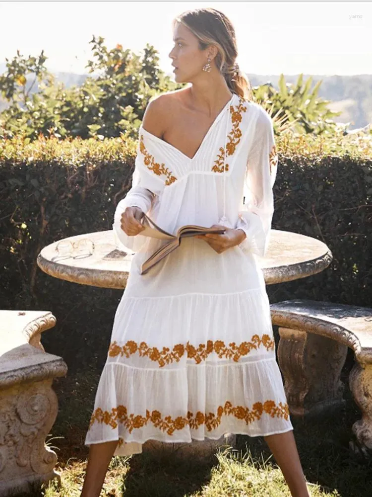 Casual jurken Khalee Yose Boho Floral Embroidery Dresser Cotton White Long Lseeve roeping Hippie Vintage Sexy Chic Beach Ladies Tiered