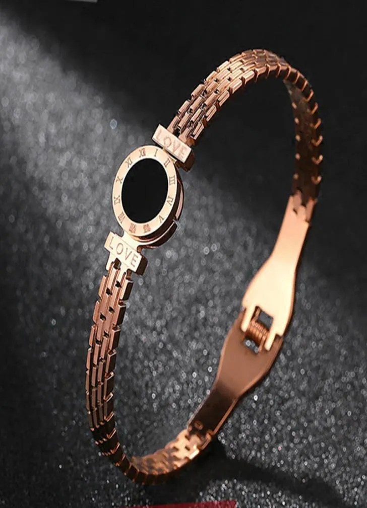 High Quatity Lady Silber Damen Rose Gold Charme Armbänder für Frauen Römische Buchstaben Einfaches Paar Titanium Stahl Bangel Designer Lux7568581