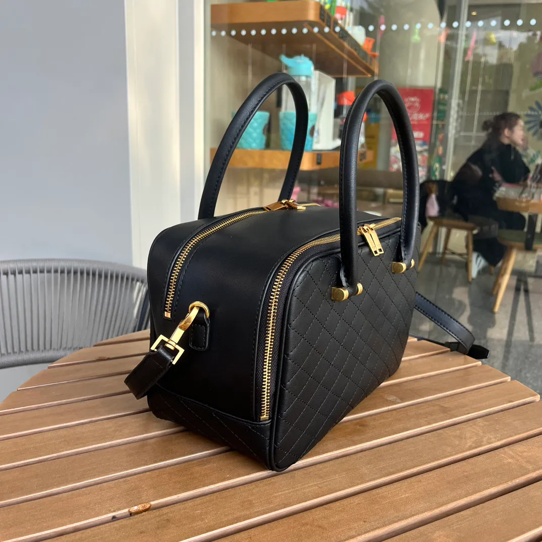 7A Designer Bag 31cm Vintage Suitcase Inspired Bowling Bag with Simple Design Adjustable Strap Soft and Delicate Leather Totes