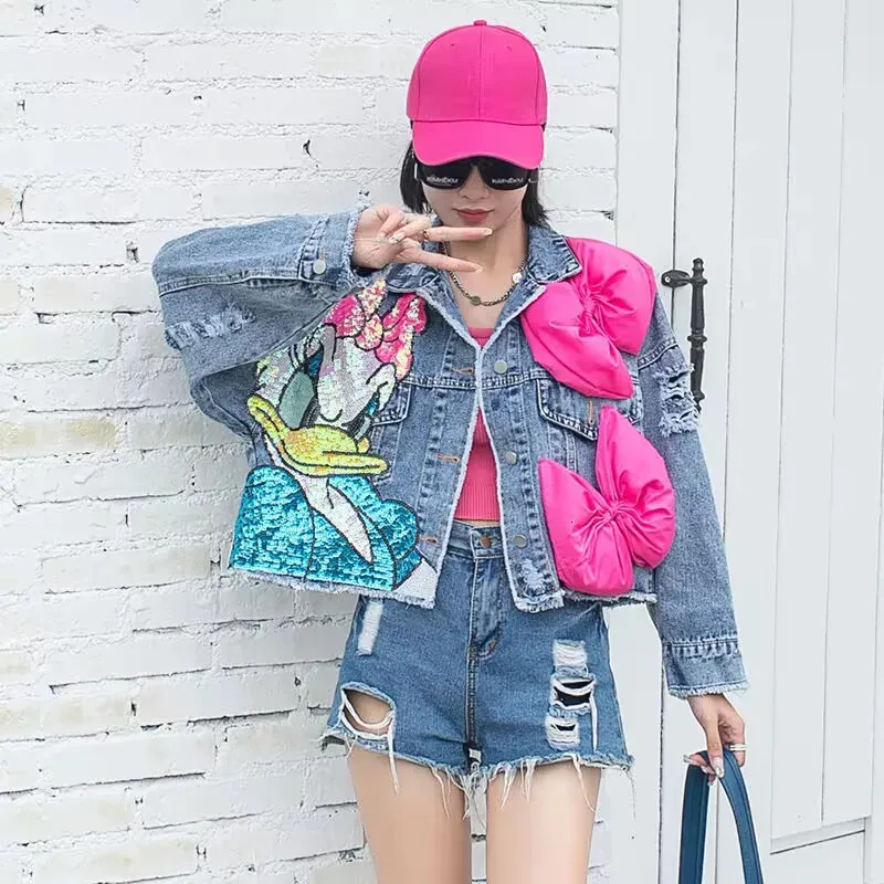 Femmes enrober Cartoon Sticker Broidered Sequin Court Denim Veste denim Bowknot Top 240426