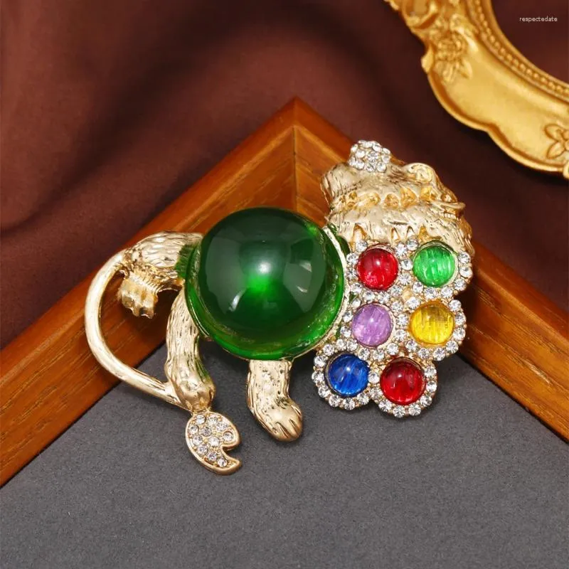 Brooches Muylinda Lion coloré broche broche en métal Rignestone Lions verts violets accessoires de vêtements de mode classiques