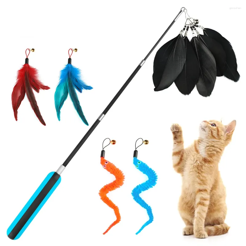 Hundebekleidung Glockenfedern Haustier Tease Cat Stick Farbe Interaktive neckende Spielsachen