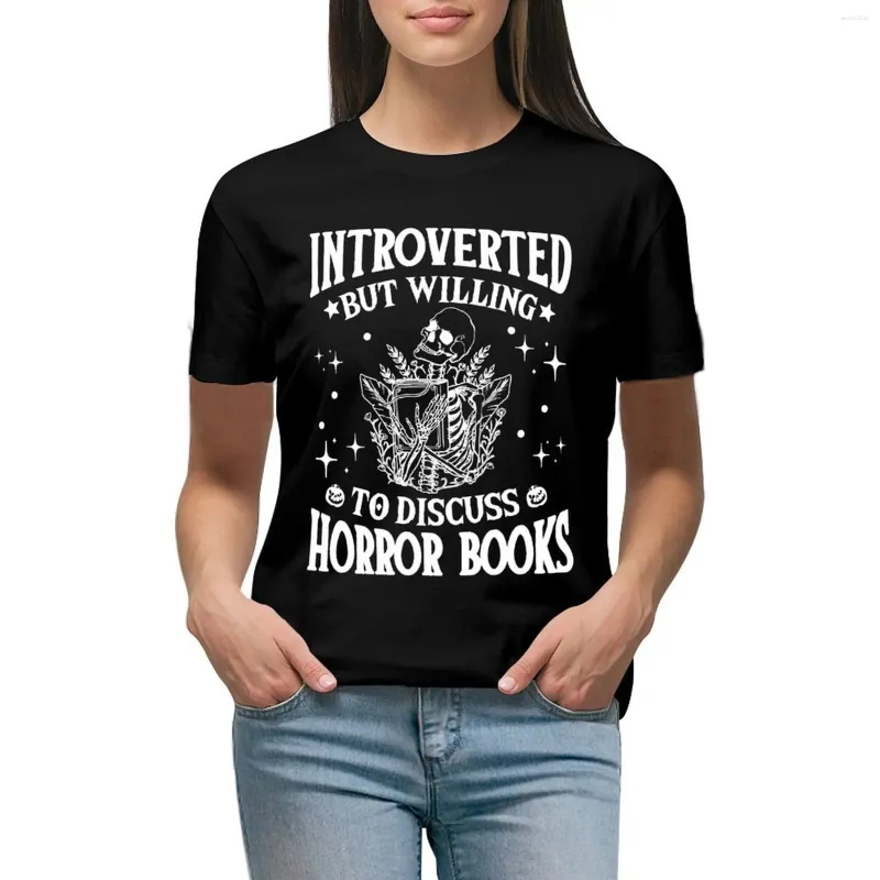 Frauenpolos introvertiert, aber bereit, Horrorbücher / Skelett zu diskutieren. Lesen Sie Buch Shirt Halloween T-Shirt