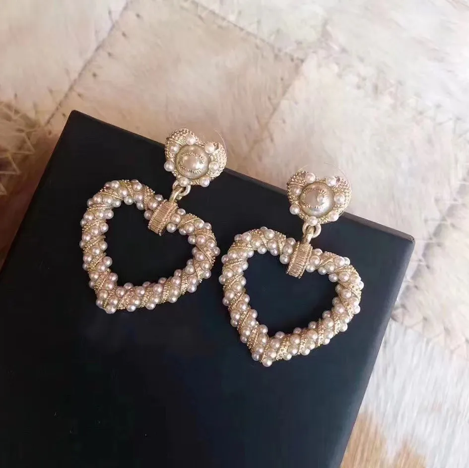 Vackert 18k Gold Plated Luxury Brand Designers Letters C Stud Geometric Famous Women Crystal Rhinestone Pearl Earring Wedding Party Jewerlry