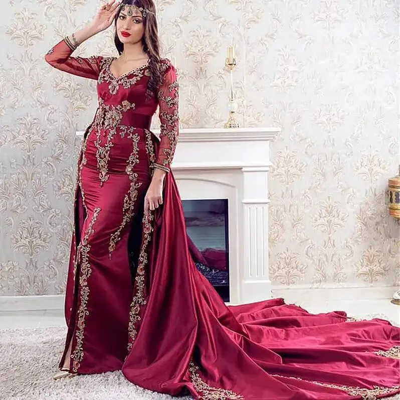 Arabic gowns online clearance