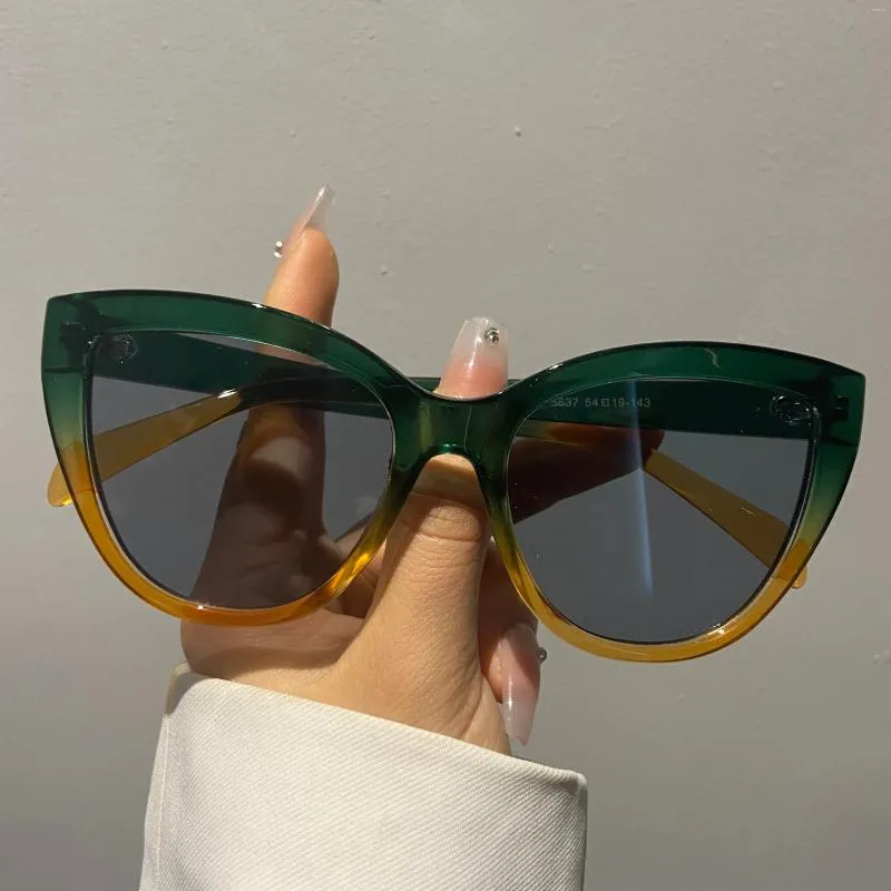 Gafas de sol Llegada al aire libre Fashion Cat Eye Women Designer Vintage Big Frames Shades UV400