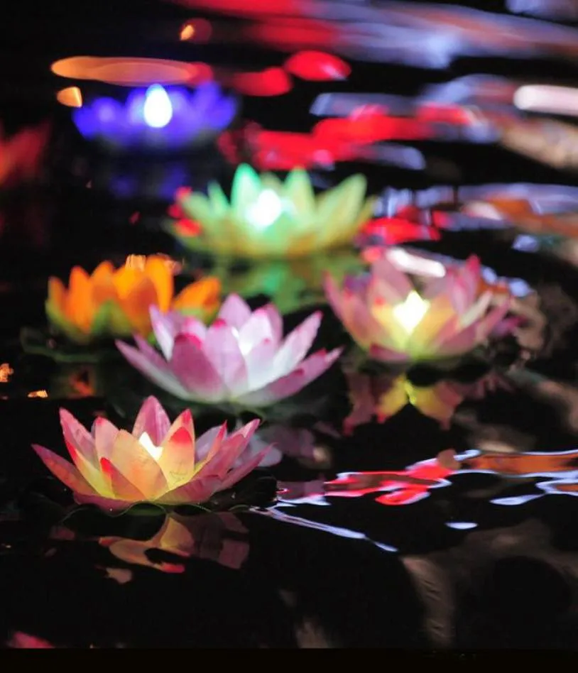 Lampe de lotus à LED colorée changée à eau flottante Piscine à eau souhaitant la lanterne légère à bougies sans flammes Lotus Lotus Lampes pour décoration de fête8426032