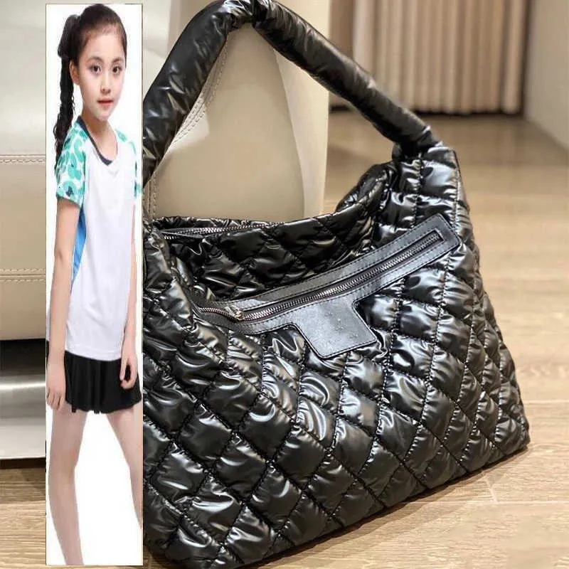 Barnväskor lyx varumärke CC Bag Women Designer Puff Hobo Underarm Black Shoulder Bags Top Handle Totes Diamond Lattice Stor cpacitet mjuka utomhushandväskor