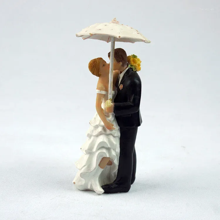 Figuras decorativas de la novia y novio pastel de bodas decoraciones de resina de resina de besos paradas