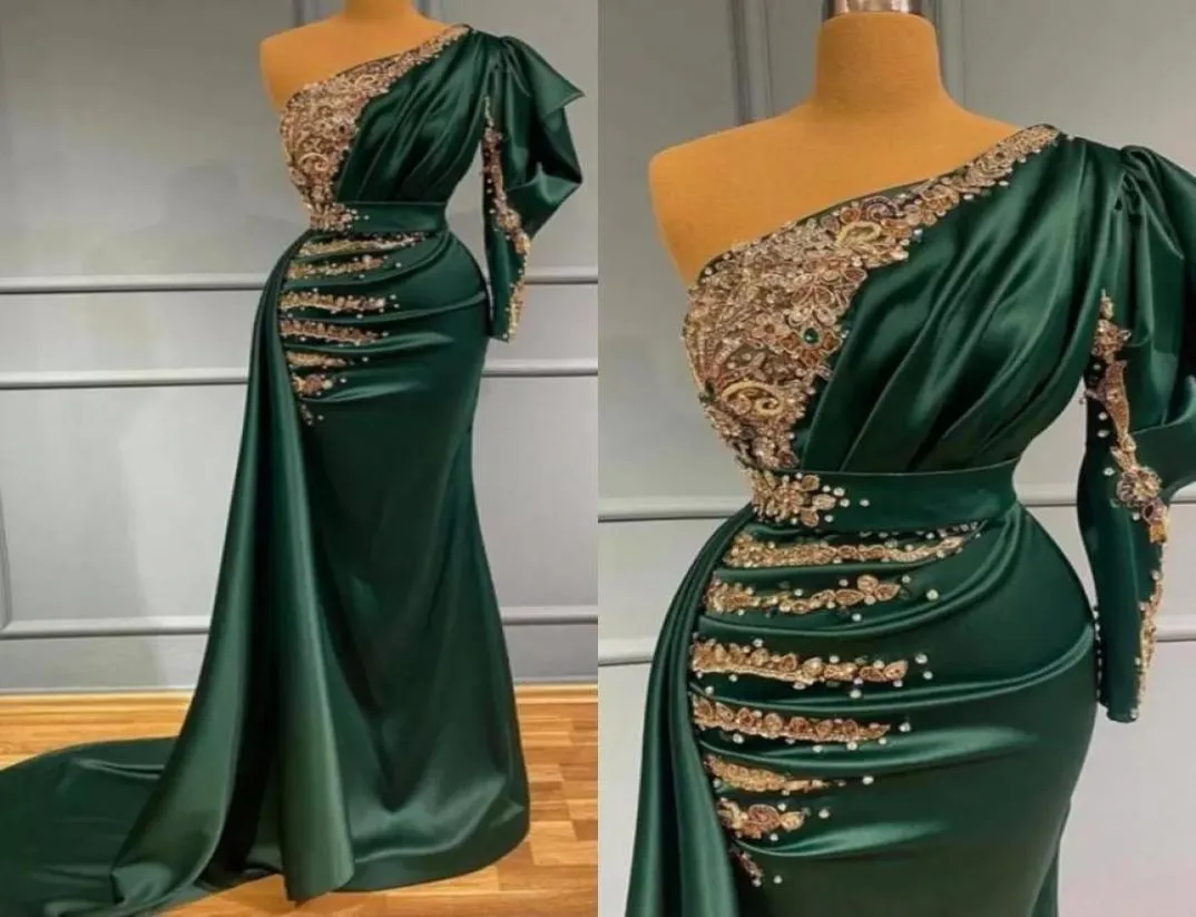 Charming Satin Dark Green Mermaid Evening Dress with Gold Lace Appliques Pearls Beads One Shoulder Pleats Long Formal Occasion Gow1275482