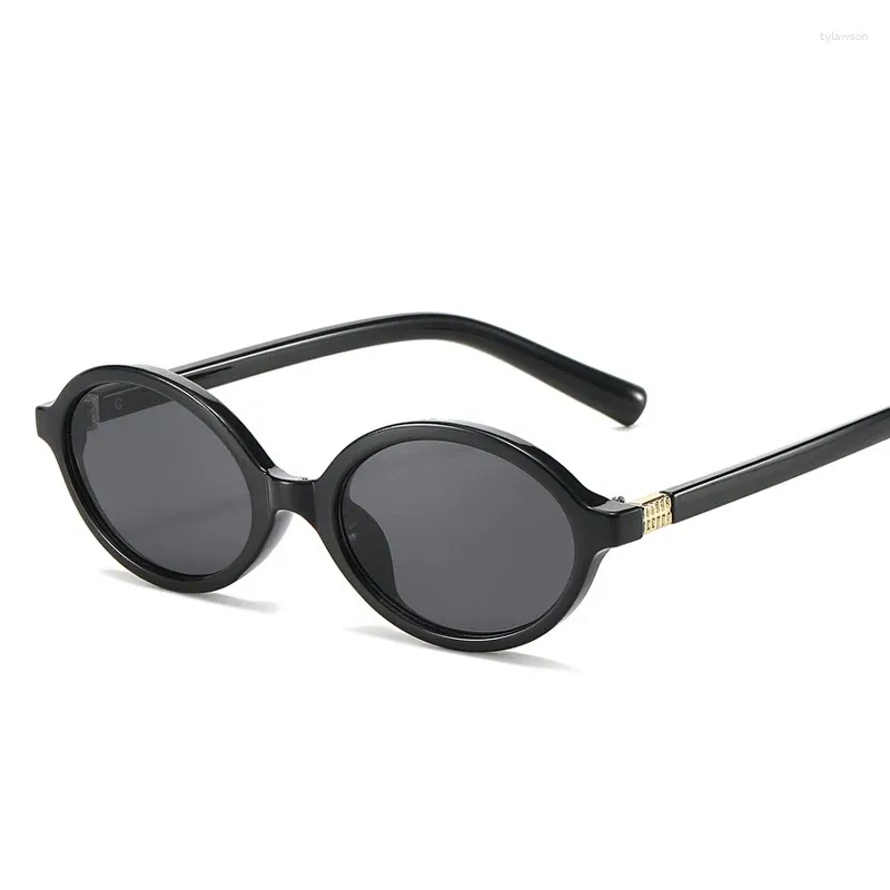 Lunettes de soleil Small Frame Vintage Femmes Brand Designer Sun Glasses Male Shades Fashion Miroir Ovale Black Rétro