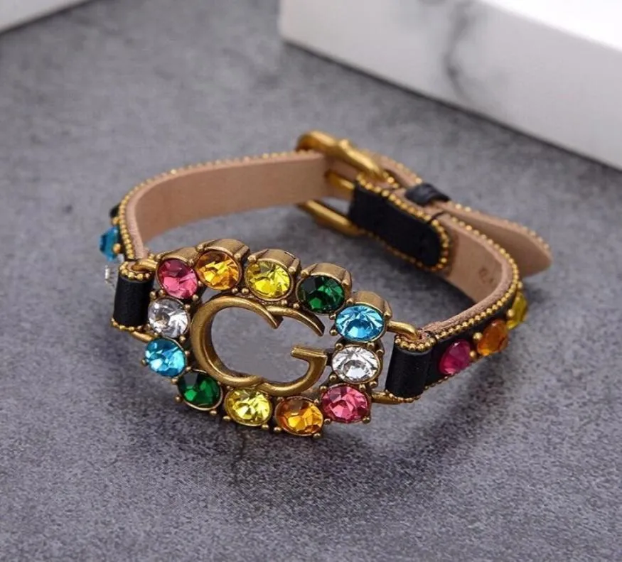 Роскошные дизайнерские ювелирные ювелирные украшения браслет кожаный браслет для часов с бриллиантами. Плотка из латуния ретро серьги и цепи Fashio4338365