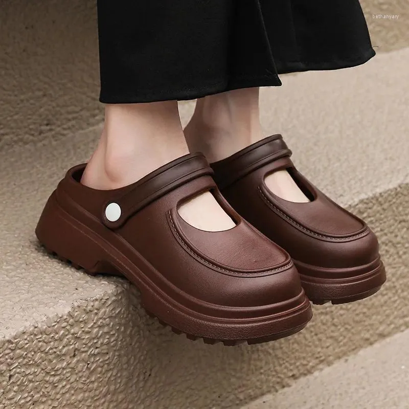 Chaussures décontractées talons carrés confortables Slip on mule Sandals Femmes Été 2024 Plate-forme épaisse Toe Round Eva Slippers Femme Vintage Y2K Clogs