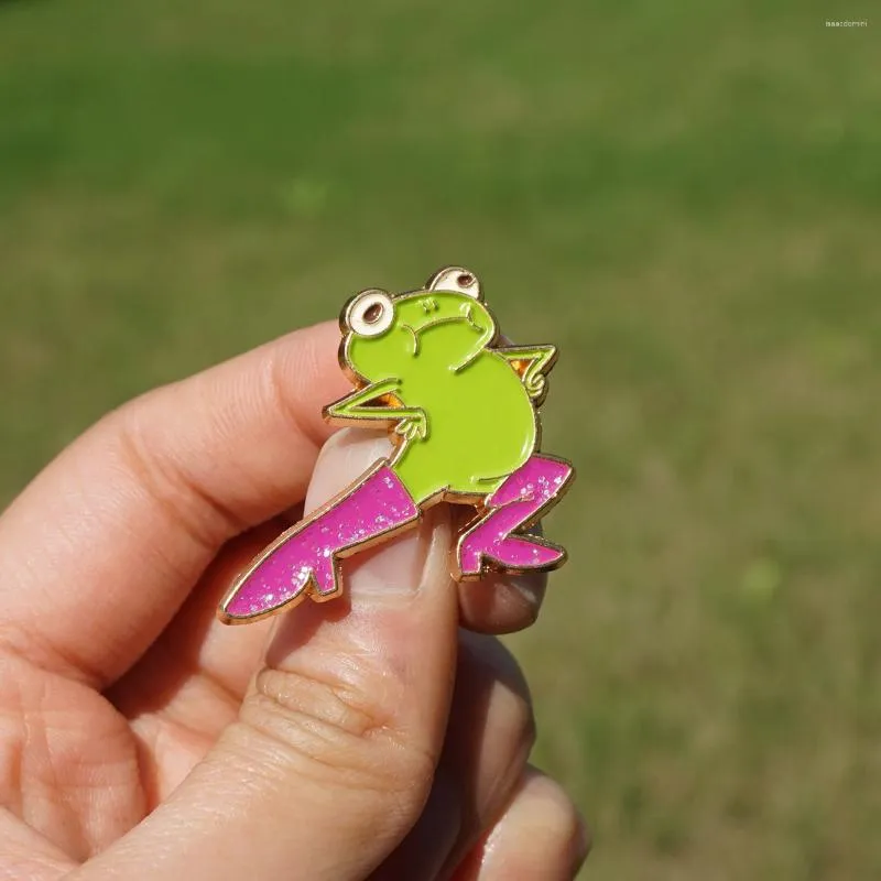 Broches Kawaii Frog com rosa Alto de salto alto pino