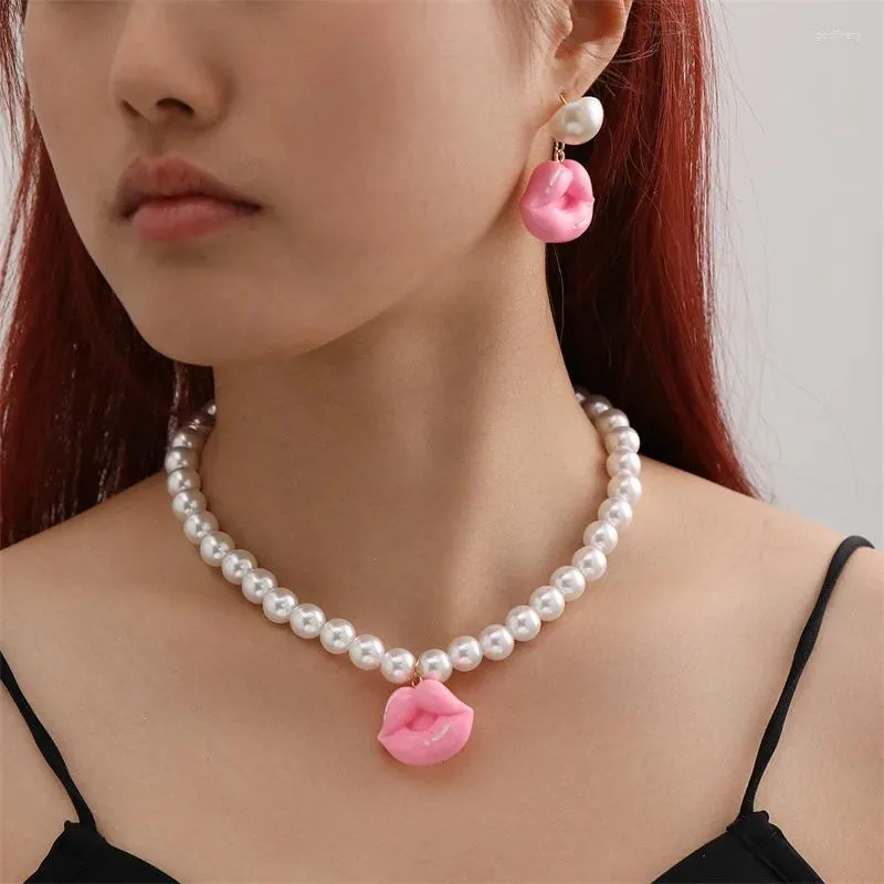 Pendant Necklaces Pink Lips Designer Women's Necklace Exaggerated 2024 Imitation Pearl Luxury Party Daily Casual Clavicle Chain For Femme