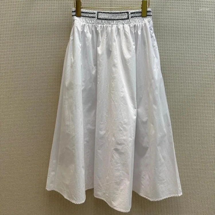 Etekler 2024 Yüksek kaliteli kadınlar elbise kız basit bel elastik şemsiye etek yaz beyaz tatlı a-line