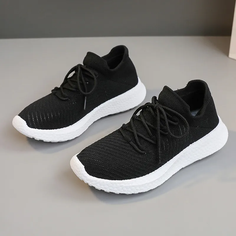 2024 Sıcak Satış Sıradan Ayakkabı Beyaz Siyah Kahverengi Erkek Ayakkabı Nefes Alabilir Açık Spor Spor ayakkabıları Boyut 35-40gai