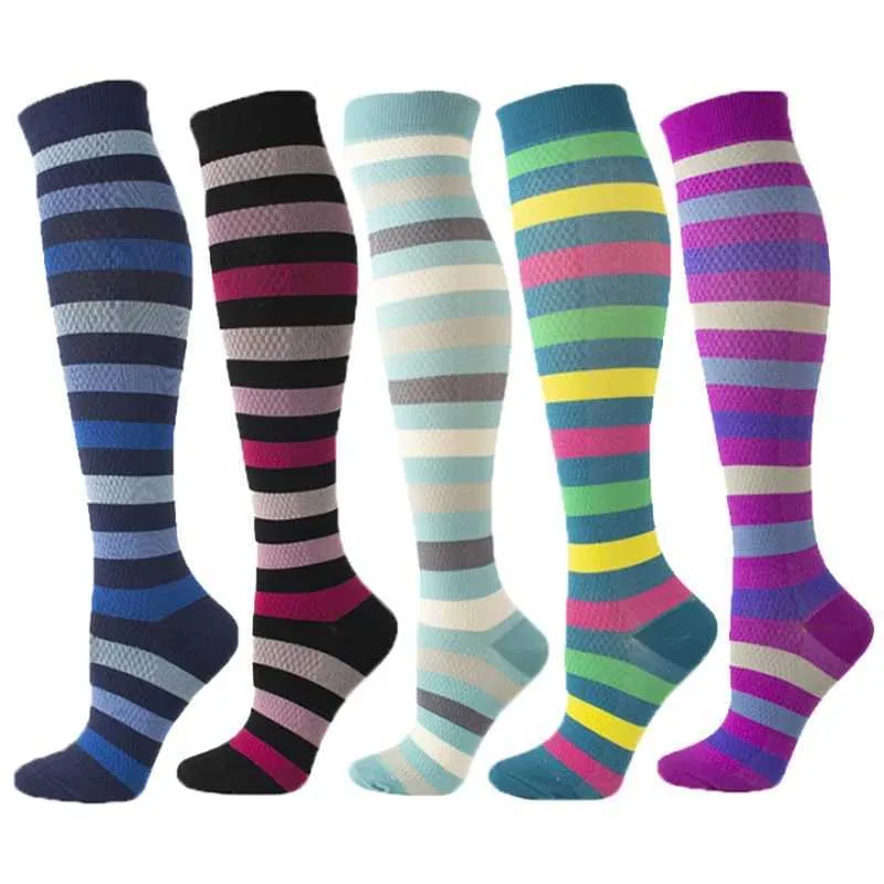 Socken Strumpfkompressionssocken Nylon Medizinische Krankenpflege -Strümpfe Stripe Cycling Wandern Rennen Klettern Walking Socken Frauen Socken Y240504