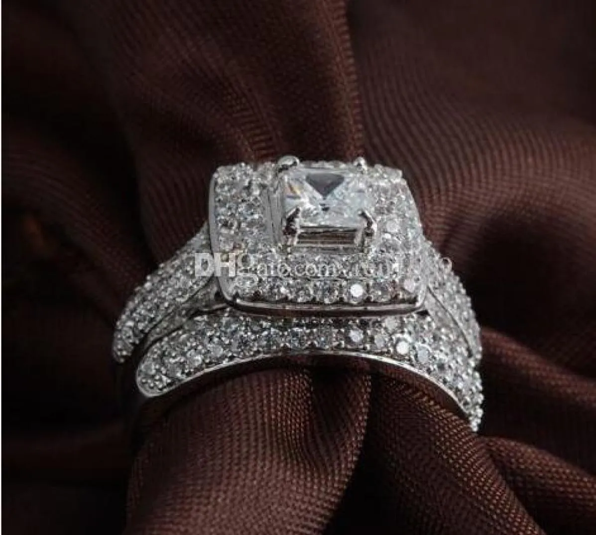 Feiner Luxusschmuck Prinzessin Cut 14KT Weiß Gold gefüllt Full Topaz Gem Simulierte Diamond Frauen Hochzeit Verlobungsring Set Gift2349143