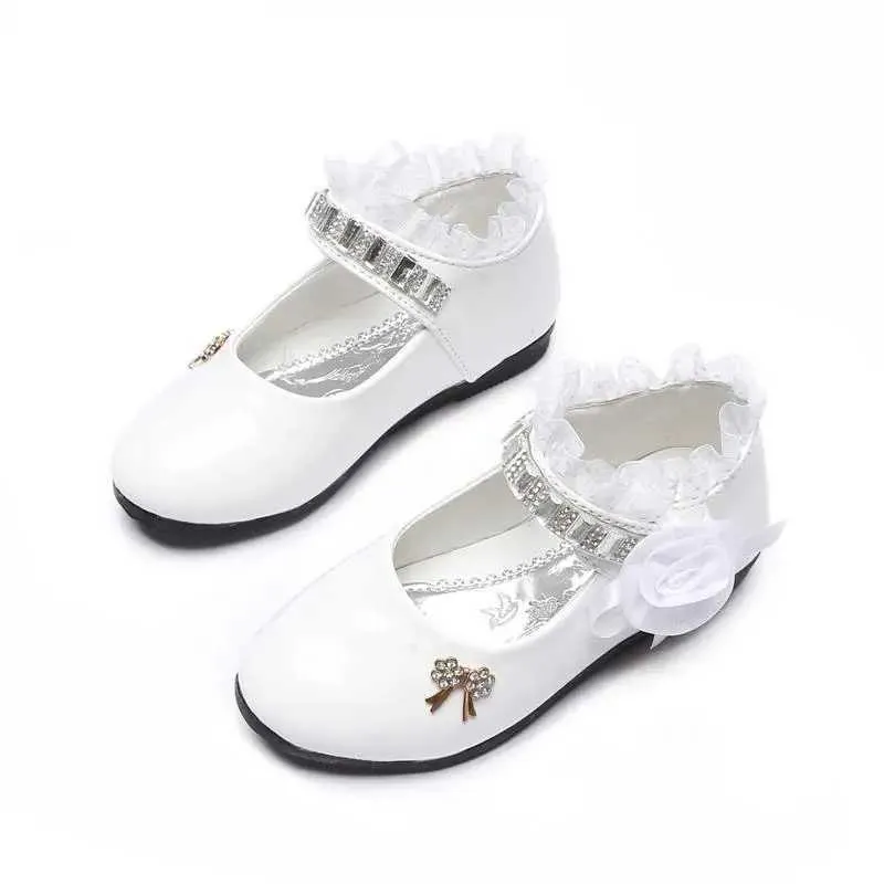 Chaussures plates 2024 Nouvelles chaussures de filles de fleurs printemps automne princesse en dentelle pu cuir mignon bowknot strass de 3-11 ans pour tout-petit H240504