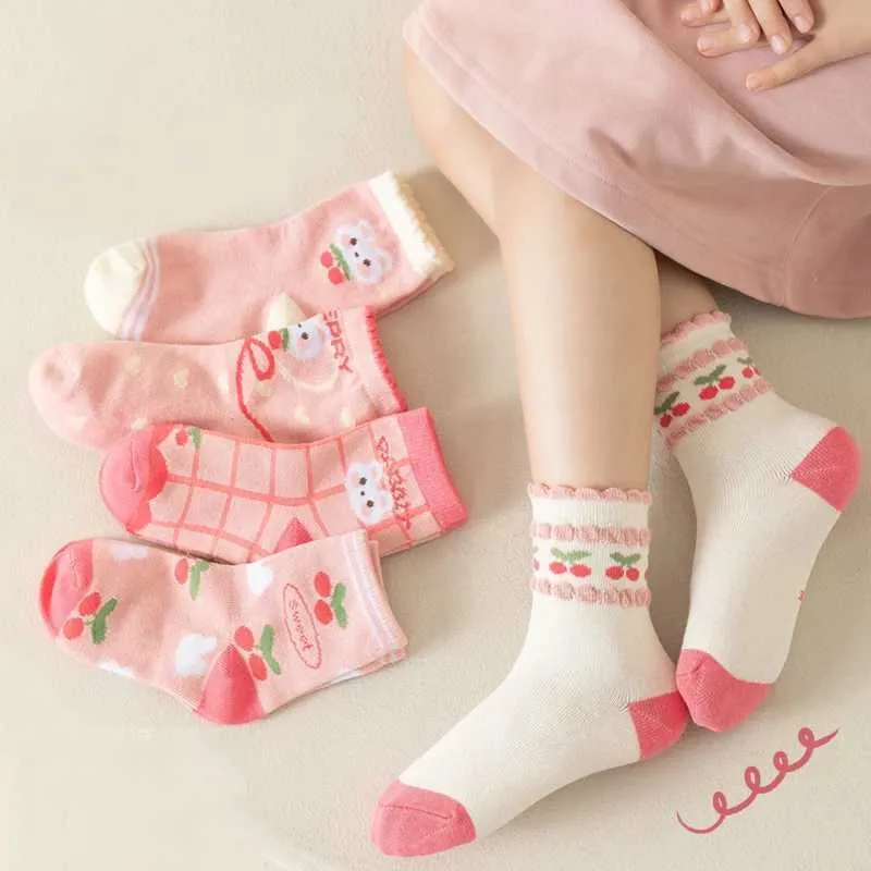 Kinder sokken lente en herfst kinderen sokken kleine meisje katoen sokken meisje baby schattige middenbuis sokken vier seizoenen 5 paar y240504