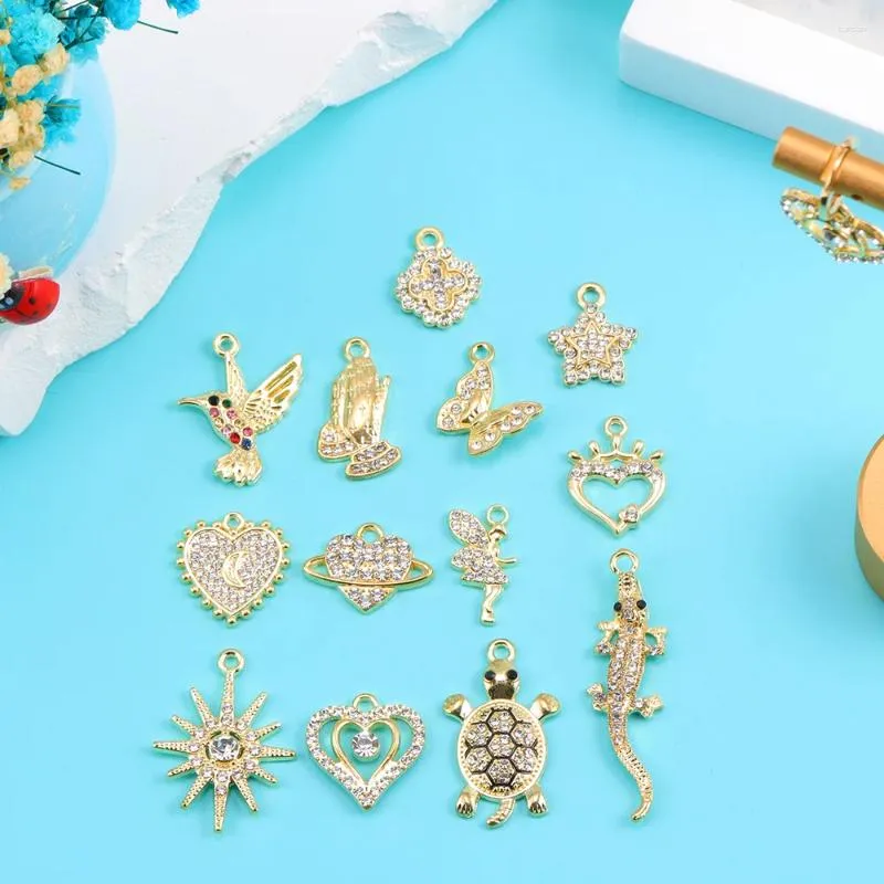 Charms 10pcs handgefertigte Halskette Ohrringe Anhänger Liebe Blumen Schmetterling Strasssteine DIY -Schmuck Erstellen Erkenntnisse