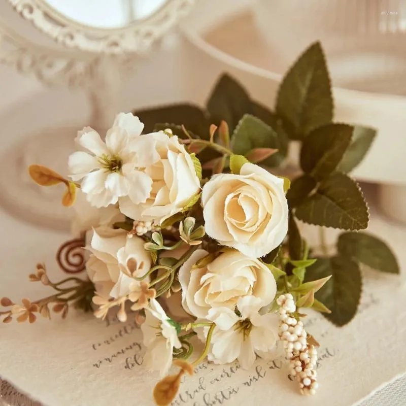 Dekoratif Çiçekler Buket Ev Yemek Masa Gül Simüle Güller Gelin Avrupa Vintage Yapay Düğün Dekorasyonu