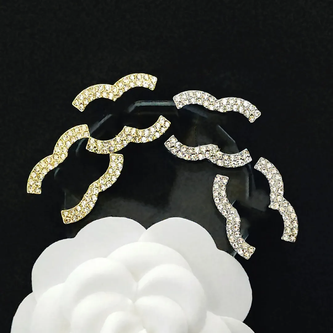 Luxusohrring 18K Gold plattierte Markendesigner Briefe Stud Geometrische Frauen Rundes Kristall Strass Pearl Ohrring Hochzeitsfeier Jewerlry