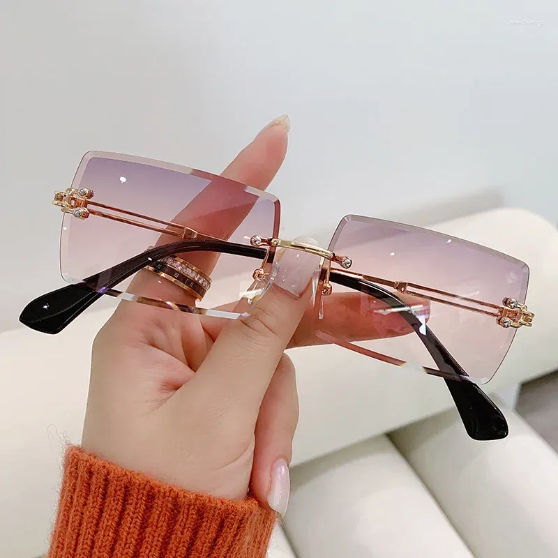 Okulary przeciwsłoneczne 2024 Bezpośrednie krawędź moda letnie okulary damskie przezroczyste wielokolorowe soczewki Uv400 luksusowe okulary kobiety