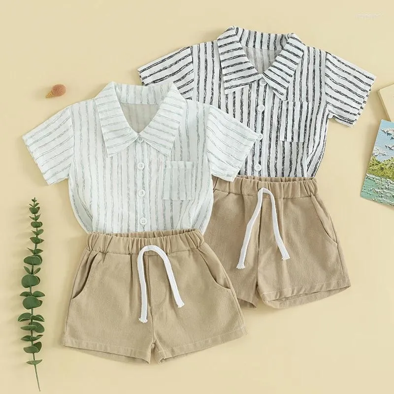 Set di abbigliamento per bambini bambini bambini da 2 pc outfit t-shirt bottoni a manica corta a righe e pantaloncini elastici abiti da spiaggia estiva