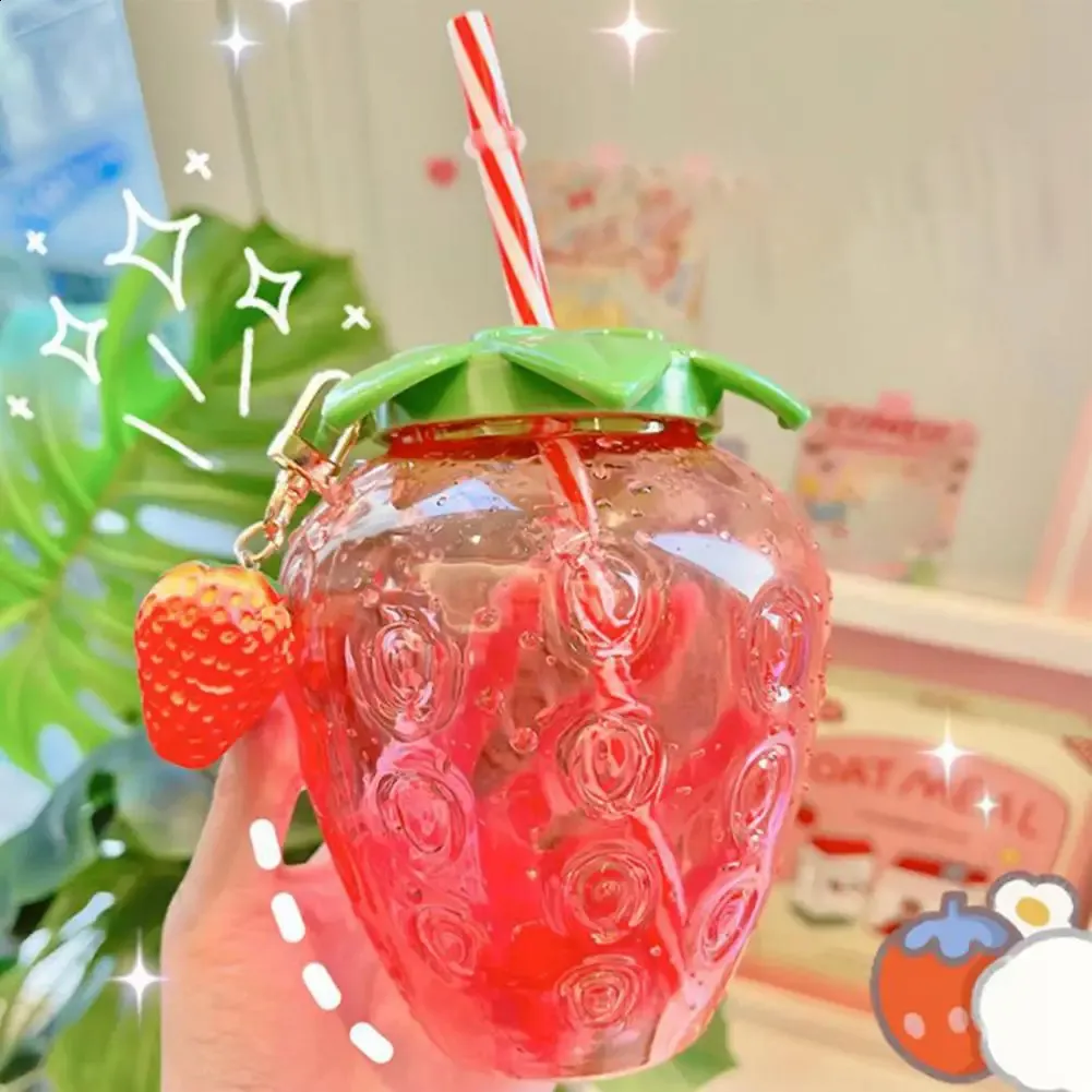 500 ml Kawaii Strawberry Water Bottle Summer Söt halm Julmjölk Kaffer Juice Drinkware 240422