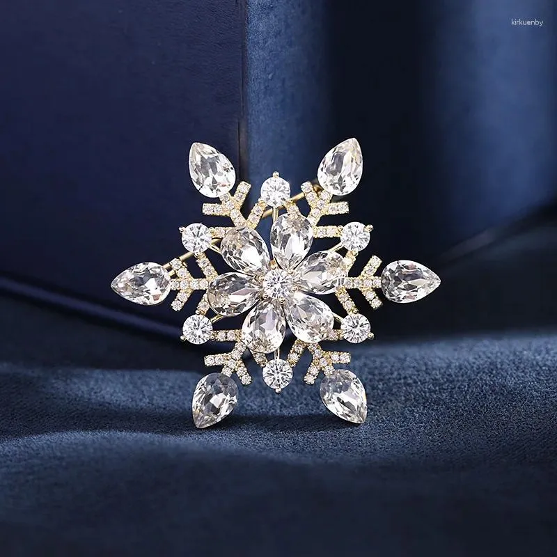 Brosches Luxury Zircon Snowflake Rotertable Lapel Pins High Quality Badges Noble and Elegant Dubai Arab for Women Dress Accessory