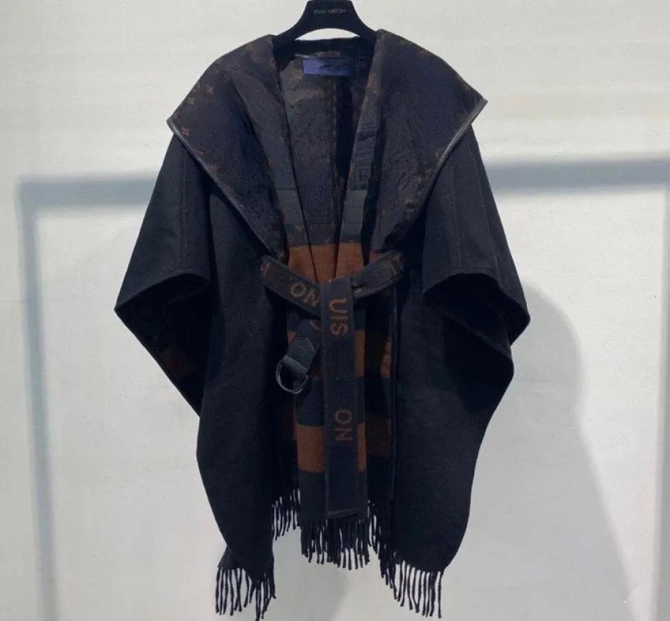 Xury Womens Wool Coat V Designer Jacket Dubbelsidig ullbroderad tryckkap Cape Tassel Belt Casual Cardigan Coats1241362