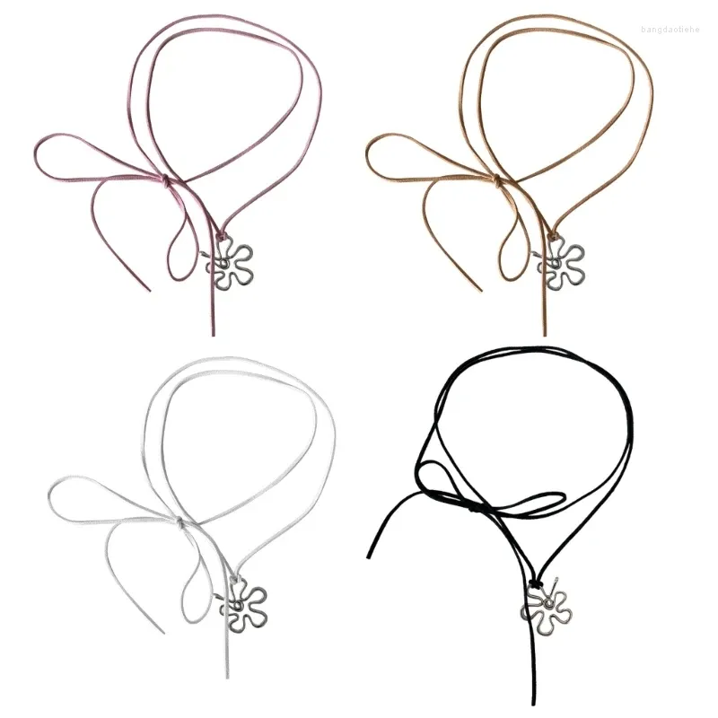Chaines Collier pendentif à fleurs sucrées creux de dopamine Velvets Cordons Chaulage Chaîne de la chaîne de la clavicule