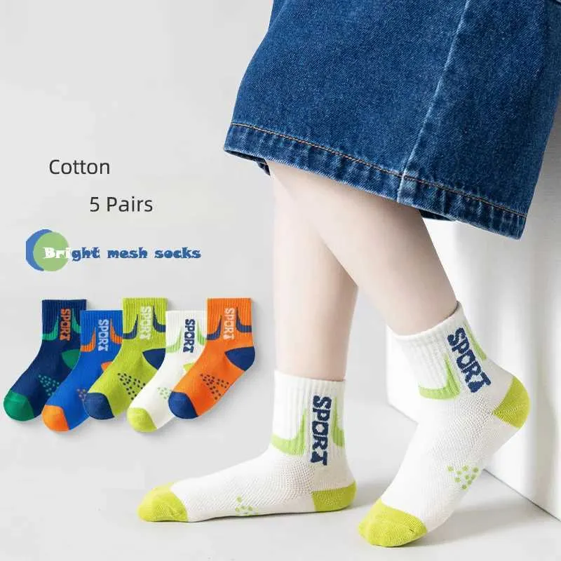 Chaussettes pour enfants garçons chaussettes printemps et d'été en mailles minces enfants lettres sportives-absorbage et chaussettes en coton respirant 3-15 ans y240504