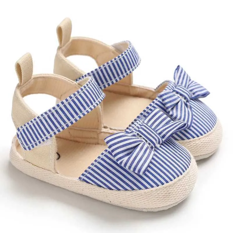 Första vandrare 2024New Products Summer Sandals Nyfödda Baby Girl Leisure Soft Bottom Non Slip Hateble Shoes Prewalker 0-18 månader H240504