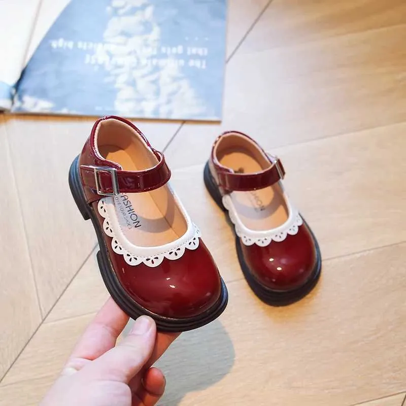 Flat schoenen nieuwe meisjes prinses lederen schoenen 2024 lente kinderen bloemen nationale stijl dans kinderen peuter flats h240504