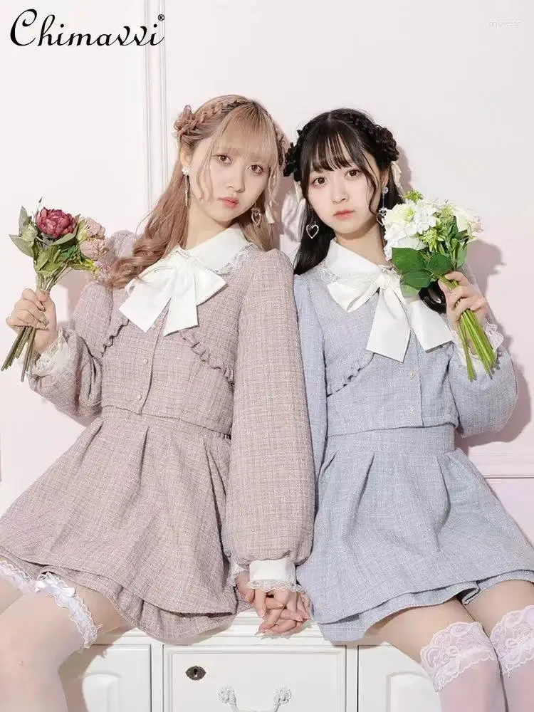 Kvinnors träningsdräkter lolita tvådelar set 2024 Våren och hösten japansk söt spetsgruva långärmad topp shorts mode y2k outfits