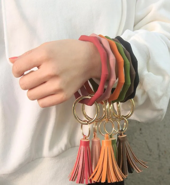 Silikon -Armband -Schlüsselbundarmband mit Leder Quasten Bankre Keschern großer Kreis -Schlüssel Ringarmband für Frauen Girls Geschenke W00402221189