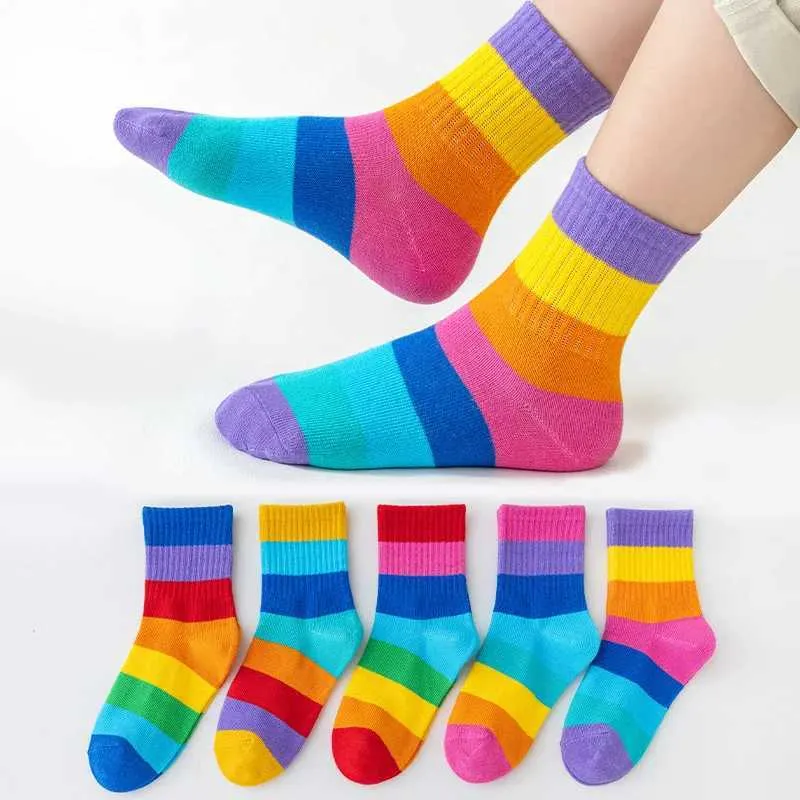 Kinder sokken 5 paar meisjes regenboog patroon sokken katoen comfortabel ademende zachte kinderen sokken y240504